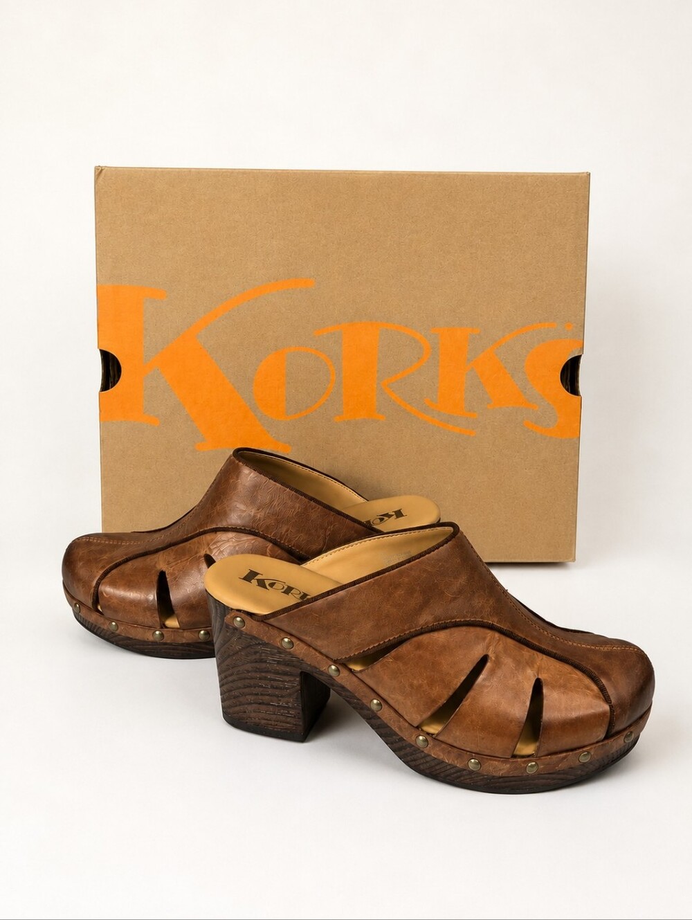 Korks Neneh Brown Fig Leather Clog Size 9 Chunky Wood Block Heel Stud Trim